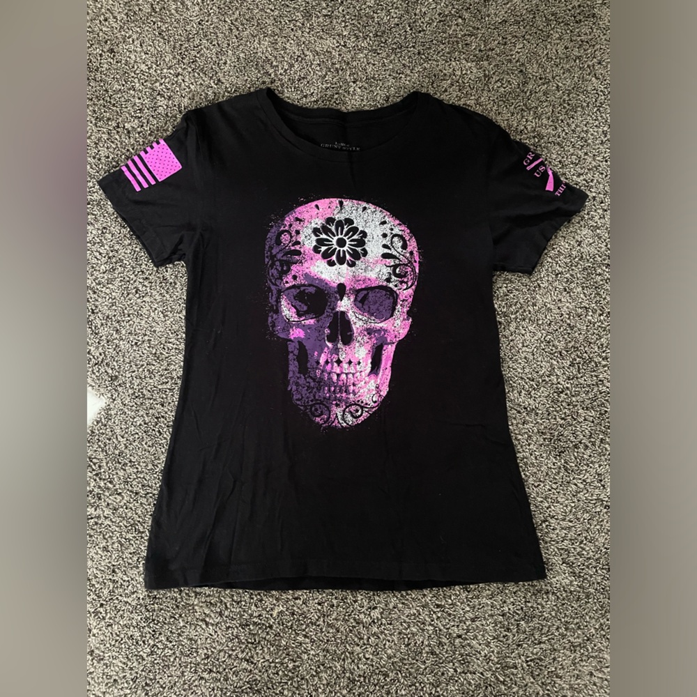 Grunt style  T-Shirt with Pink Skull Design